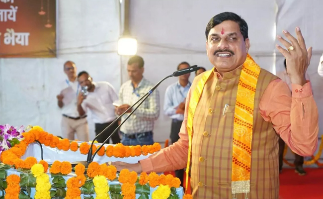 मुख्यमंत्री डॉ. यादव ने मीडिया के साथियों के साथ मनाया दीपोत्सव मुख्यमंत्री डॉ. यादव ने मीडिया के साथियों के साथ मनाया दीपोत्सव