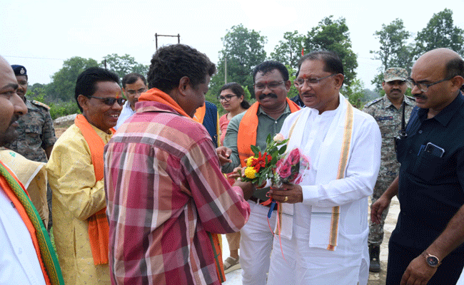 मुख्यमंत्री श्री विष्णु देव साय पहुंचे सुकमा जिले के तोंगपाल