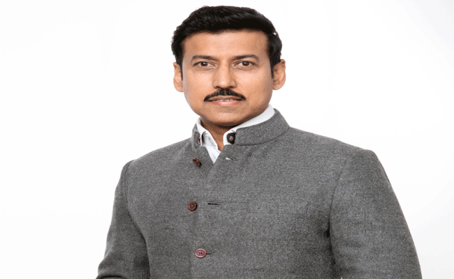 रेगिस्तान और समुद्र का संगम: मुंबई दौरे पर कर्नल राज्यवर्धन राठौड़, विकास और नवाचार को देंगे नई दिशा रेगिस्तान और समुद्र का संगम: मुंबई दौरे पर कर्नल राज्यवर्धन राठौड़, विकास और नवाचार को देंगे नई दिशा