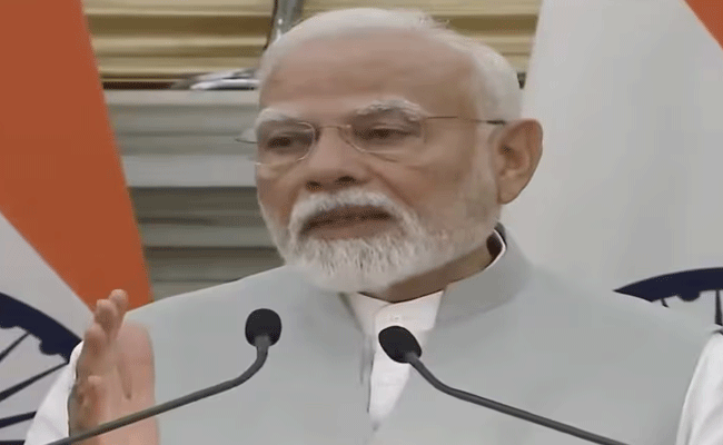 भारत आतंकवाद के खिलाफ निर्णायक कार्रवाई करने के लिए प्रतिबद्ध: पीएम मोदी भारत आतंकवाद के खिलाफ निर्णायक कार्रवाई करने के लिए प्रतिबद्ध: पीएम मोदी
