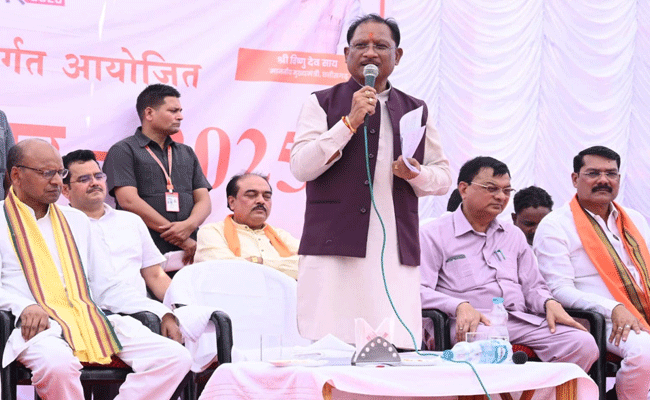 आम जनता की समस्याओं के निराकरण और जमीनी स्तर पर शासकीय योजनाओं के क्रियान्वयन की हकीकत जानने का माध्यम है सुशासन तिहार – मुख्यमंत्री श्री साय आम जनता की समस्याओं के निराकरण और जमीनी स्तर पर शासकीय योजनाओं के क्रियान्वयन की हकीकत जानने का माध्यम है सुशासन तिहार – मुख्यमंत्री श्री साय