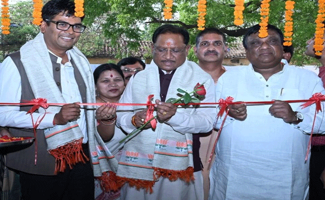 मुख्यमंत्री श्री विष्णुदेव साय ने जांजगीर में नवनिर्मित तहसील कार्यालय भवन का किया लोकार्पण मुख्यमंत्री श्री विष्णुदेव साय ने जांजगीर में नवनिर्मित तहसील कार्यालय भवन का किया लोकार्पण