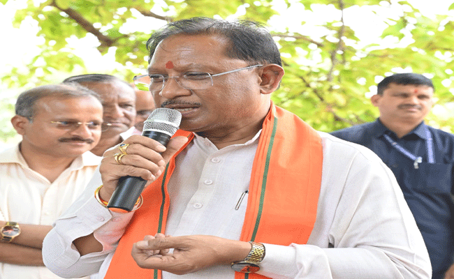 मनेंद्रगढ़-चिरमिरी-भरतपुर : माथमौर में लगे चौपाल में मुख्यमंत्री ने की कई घोषणाएं मनेंद्रगढ़-चिरमिरी-भरतपुर : माथमौर में लगे चौपाल में मुख्यमंत्री ने की कई घोषणाएं