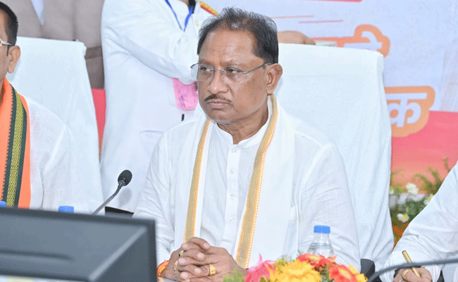 मुख्यमंत्री के कड़े तेवर: लापरवाह अधिकारियों पर गिरी गाज मुख्यमंत्री के कड़े तेवर: लापरवाह अधिकारियों पर गिरी गाज
