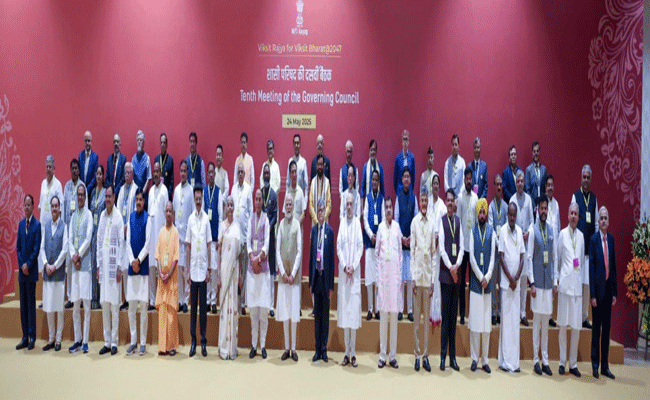 प्रधानमंत्री श्री नरेंद्र मोदी के समक्ष मुख्यमंत्री साय का आत्मनिर्भर बस्तर विजन प्रधानमंत्री श्री नरेंद्र मोदी के समक्ष मुख्यमंत्री साय का आत्मनिर्भर बस्तर विजन