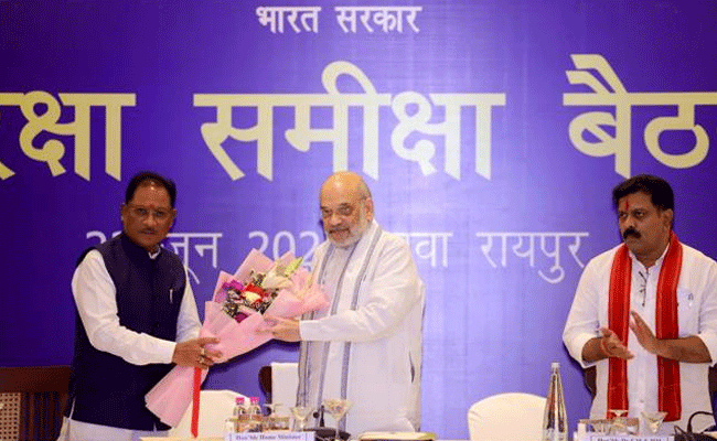 केन्द्रीय गृह एवं सहकारिता मंत्री श्री अमित शाह ने रायपुर में नक्सलवाद पर छत्तीसगढ़, आंध्र प्रदेश, तेलंगाना, मध्य प्रदेश, महाराष्ट्र, झारखंड और ओडिशा के DGP/ADGP एवं वरिष्ठ अधिकारियों के साथ समीक्षा बैठक की अध्यक्षता की केन्द्रीय गृह एवं सहकारिता मंत्री श्री अमित शाह ने रायपुर में नक्सलवाद पर छत्तीसगढ़, आंध्र प्रदेश, तेलंगाना, मध्य प्रदेश, महाराष्ट्र, झारखंड और ओडिशा के DGP/ADGP एवं वरिष्ठ अधिकारियों के साथ समीक्षा बैठक की अध्यक्षता की