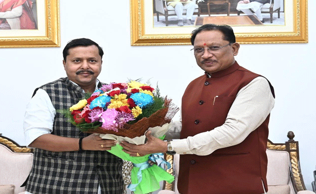 मुख्यमंत्री श्री विष्णु देव साय से बिहार के पथ निर्माण मंत्री श्री नितिन नवीन ने की सौजन्य मुलाकात मुख्यमंत्री श्री विष्णु देव साय से बिहार के पथ निर्माण मंत्री श्री नितिन नवीन ने की सौजन्य मुलाकात