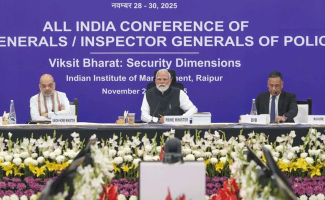 DGP-IG सम्मेलन में बोले पीएम मोदी- विकसित भारत के विज़न के अनुरूप पुलिस व्यवस्था के व्यापक आधुनिकीकरण की जरूरत DGP-IG सम्मेलन में बोले पीएम मोदी- विकसित भारत के विज़न के अनुरूप पुलिस व्यवस्था के व्यापक आधुनिकीकरण की जरूरत