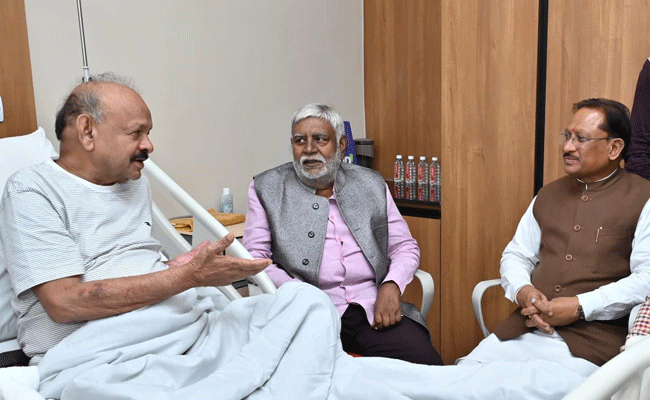 मुख्यमंत्री श्री विष्णुदेव साय ने विधायक श्री भैयालाल राजवाड़े के स्वास्थ्य लाभ की कामना की मुख्यमंत्री श्री विष्णुदेव साय ने विधायक श्री भैयालाल राजवाड़े के स्वास्थ्य लाभ की कामना की